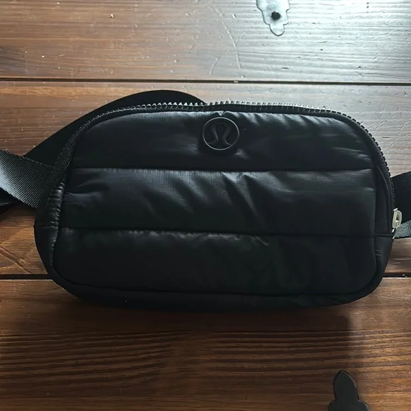 lululemon athletica Black Belt Bag - Picture 1 of 8